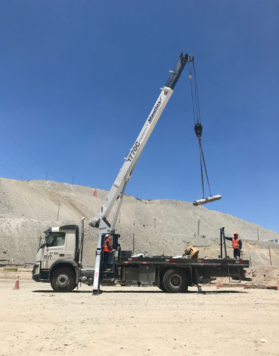 Grua Manitex 1770C trabajando