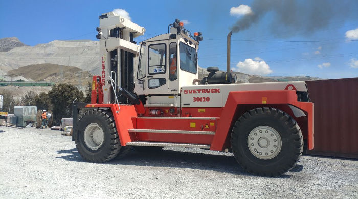 montacargas-SVETRUCK-30120-en-Antamina