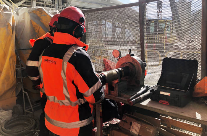 Mantenimiento y calibración de herramientas de torque controlado Foto