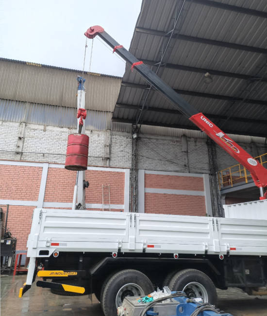 Camión con grúa telescópica UNIC UR-V554K-TH