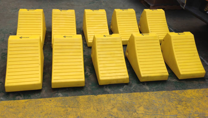 tacos de seguridad para camiones, elaborados de poliuretano especial Foto