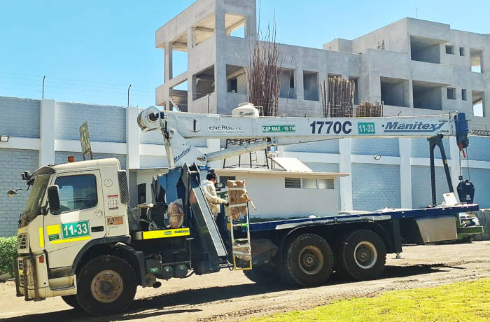 Reparación integral de grúa telescópica Manitex