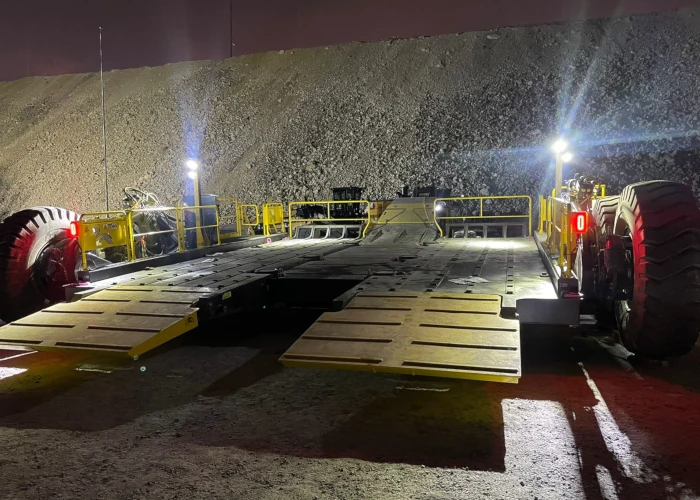 sistema tipo tráiler cama baja para perforadoras y tractores mineros