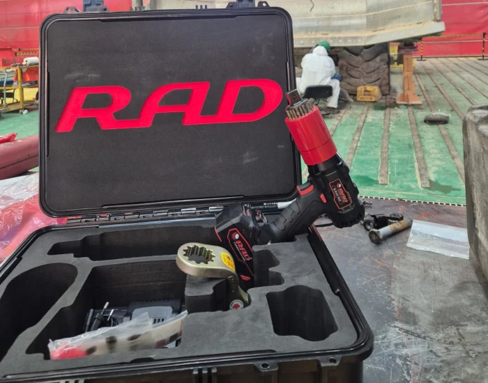 Llaves de torque controlado para pernos de mandos finales