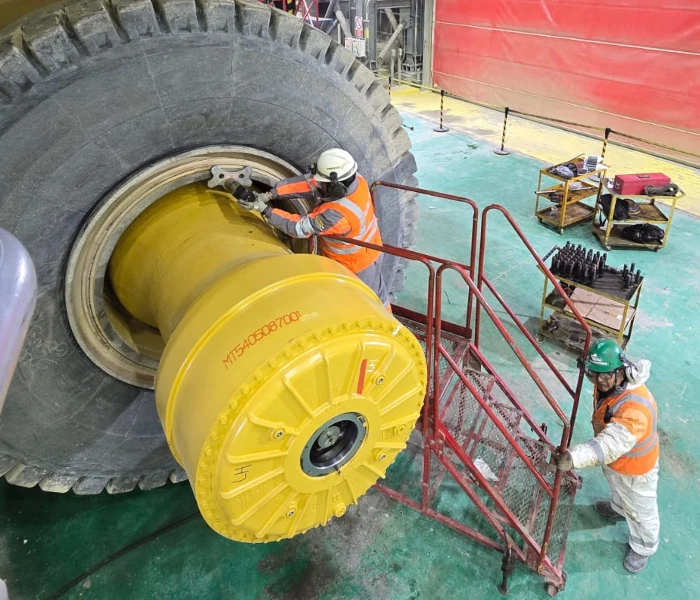 Llaves de torque controlado para pernos de mandos finales