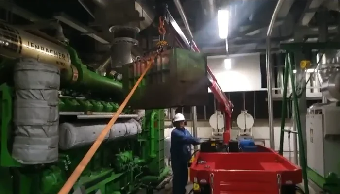 Grúa electrohidráulica Maxilift sobre trailer